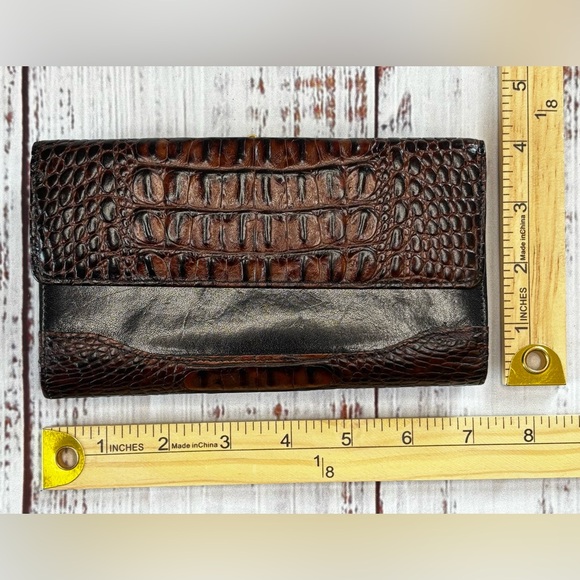 Brahmin Tuscan Collection Croc Embossed Wallet - Picture 1 of 9